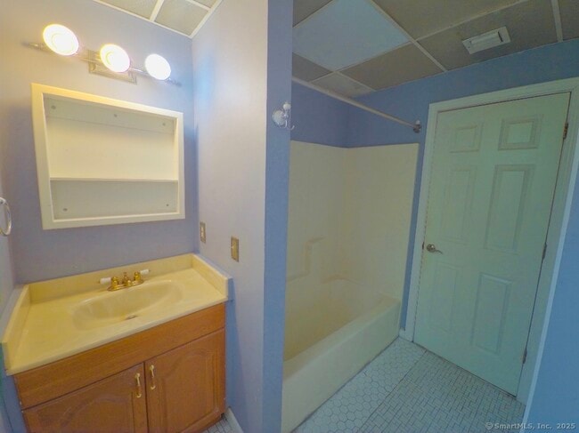 Building Photo - 421 Wethersfield Ave