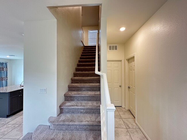 Building Photo - Tarim