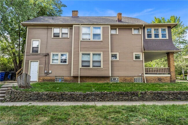 Building Photo - 3219 W 116th St