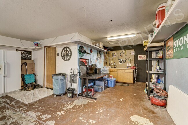 Building Photo - FURNISHED AVAILABLE LONG TERM