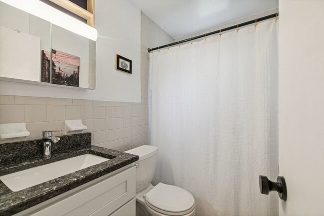 Building Photo - 1829 Kater St