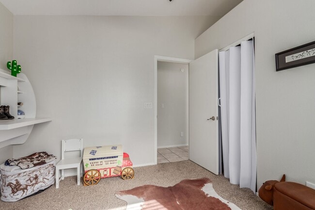 Building Photo - Custominzed home with lots of upgrades and...