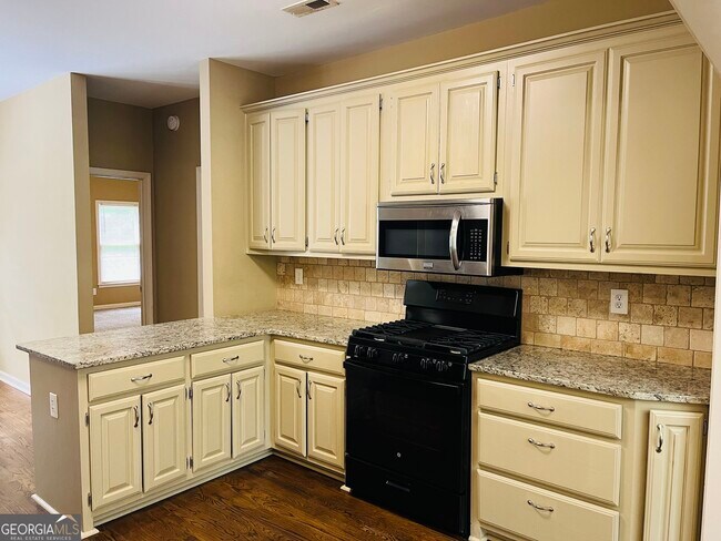 Building Photo - 70 Indian Bluff Dr