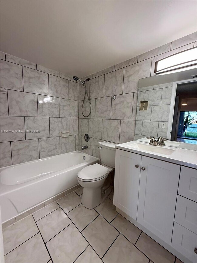 Building Photo - 1303 S Liberty Ave