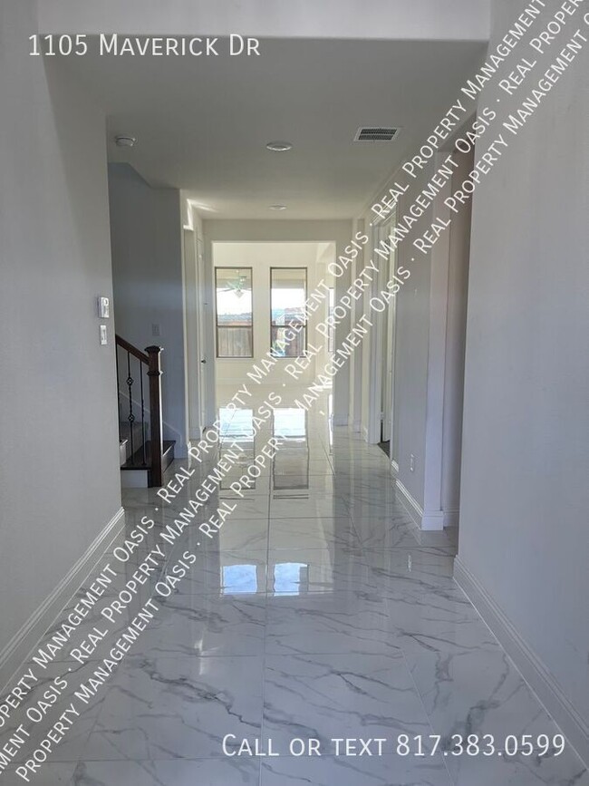 Building Photo - 1105 Maverick Dr