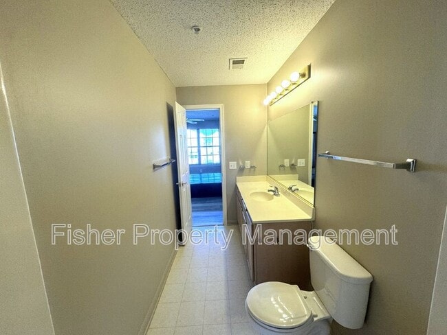 Building Photo - 830 Brassie Ln