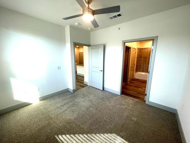 Building Photo - 8101 Blue Goose Rd