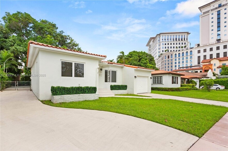 Building Photo - 3018 Coconut Grove Dr