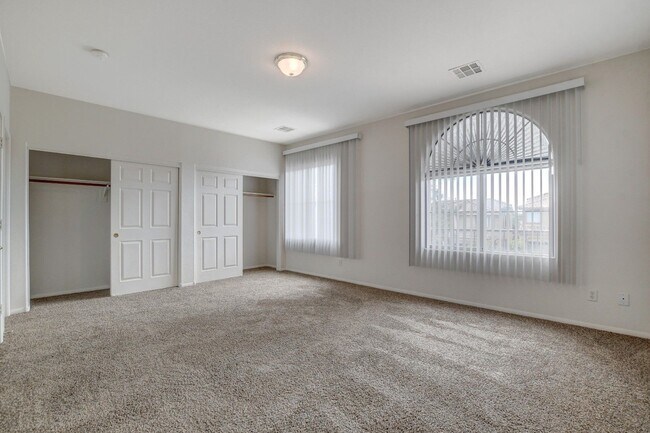 Building Photo - Beautiful 2-Story, 3-Bedroom Home in the H...