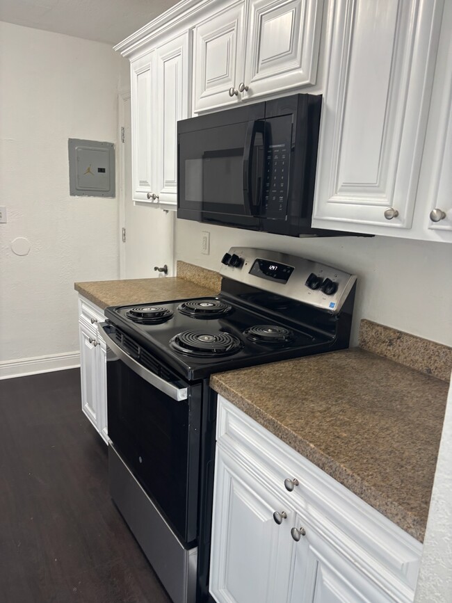 Building Photo - 7232 SW 94th Pl