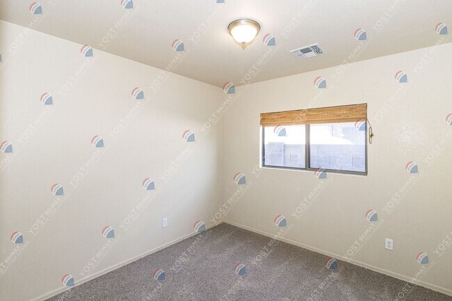 Building Photo - Beautiful home in SK Ranch!
