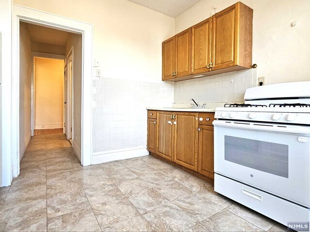 Building Photo - 32-34-34 Ridge Rd