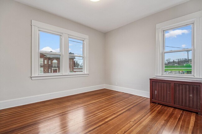 Building Photo - 1154 Anderson Ave