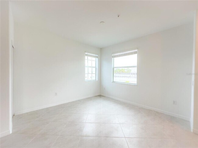 Building Photo - 14632 Sycamore Ct