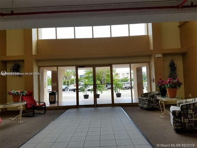 Primary Photo - 14850 Naranja Lakes Blvd