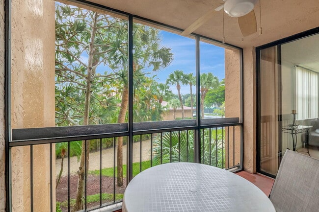 Building Photo - 600 Egret Cir