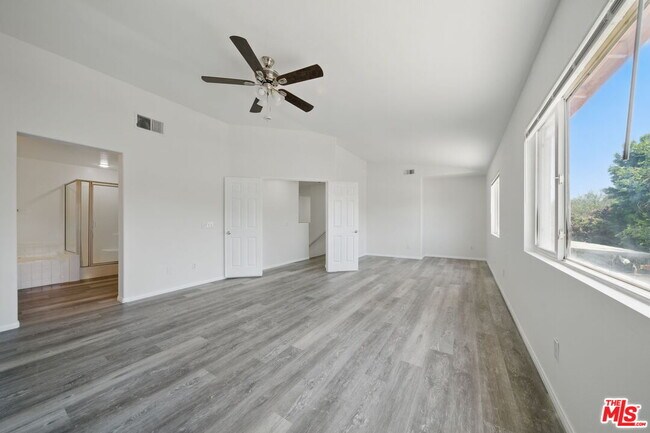 Building Photo - 3702 Las Palmas Ave