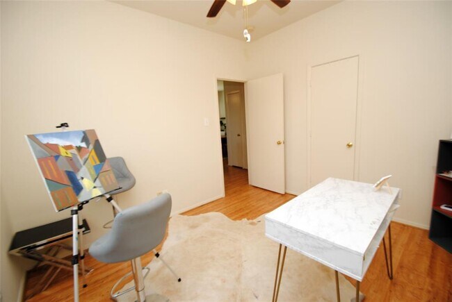 Building Photo - 6363 Provident Green Dr