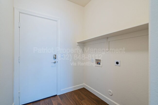 Building Photo - 3536 E San Pedro Ave