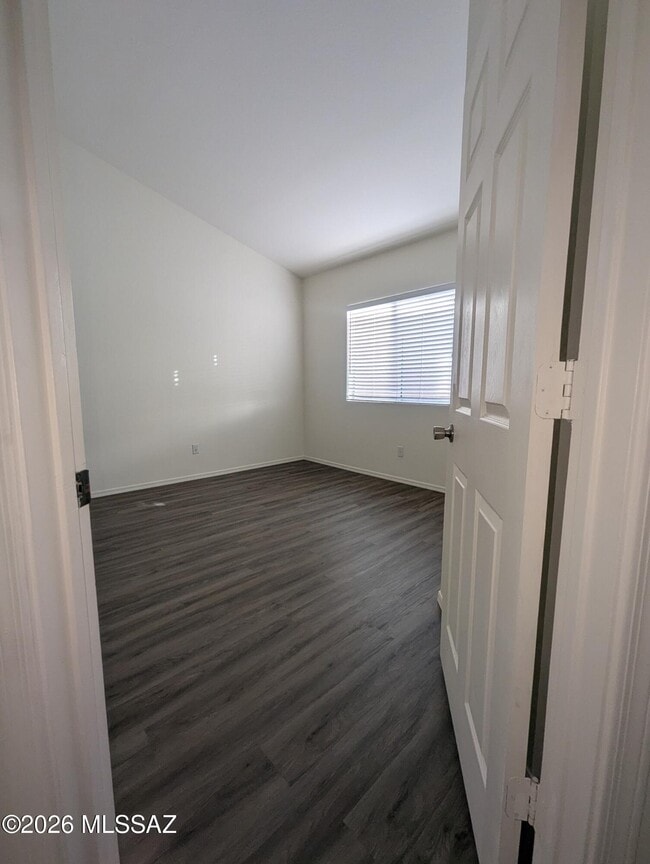 Building Photo - 7254 W Maple Ridge Dr