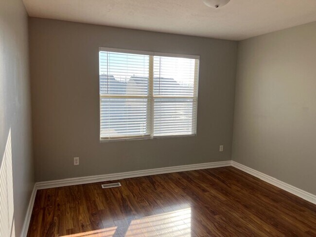 Building Photo - Beautiful Single-Family Home for Rent in Springville!