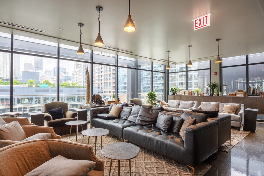 Building Photo - 676 North LaSalle Drive-GO FL3-ID440