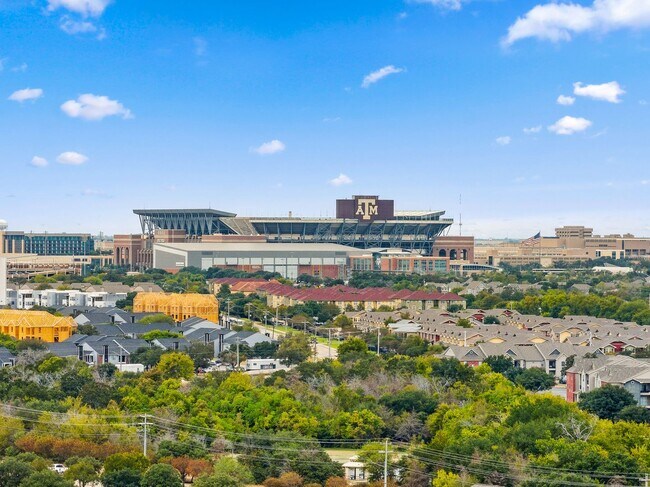 Building Photo - August 2026 Pre-Lease 4 bed Lakeridge - NO CARPET!