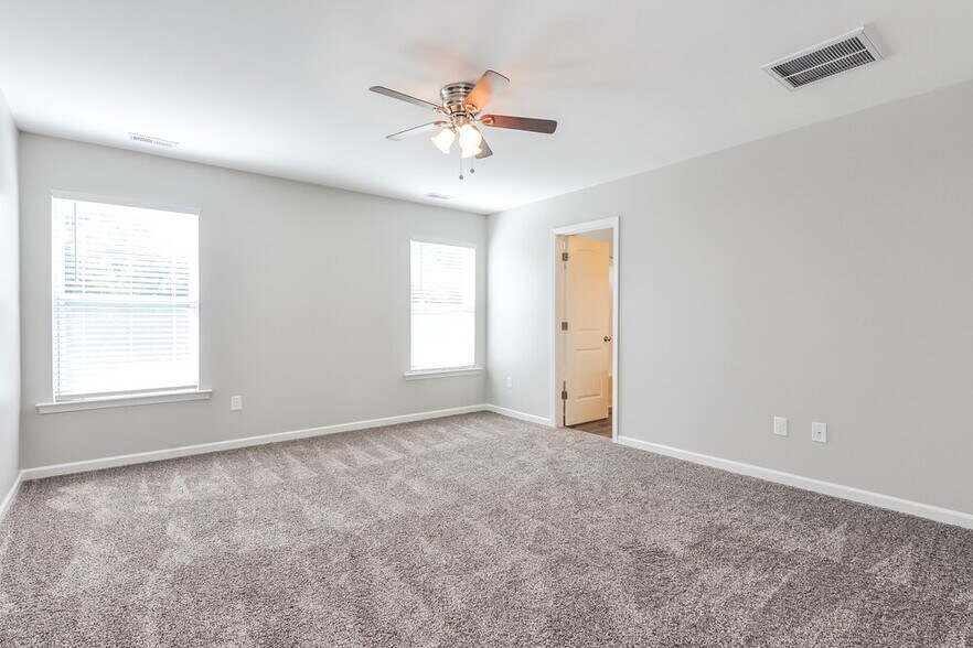 Building Photo - 105 Lakemont Dr
