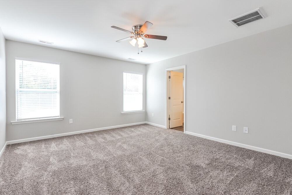 Building Photo - 105 Lakemont Dr