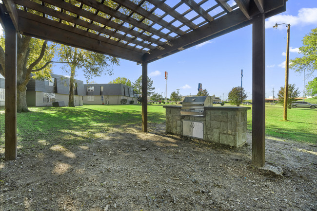 Building Photo - Pecan Creek