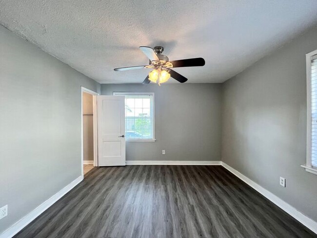 Building Photo - Now Leasing- 1 bed/ 1bath Midtown