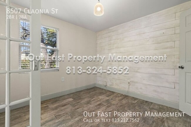 Building Photo - 8507 Claonia St