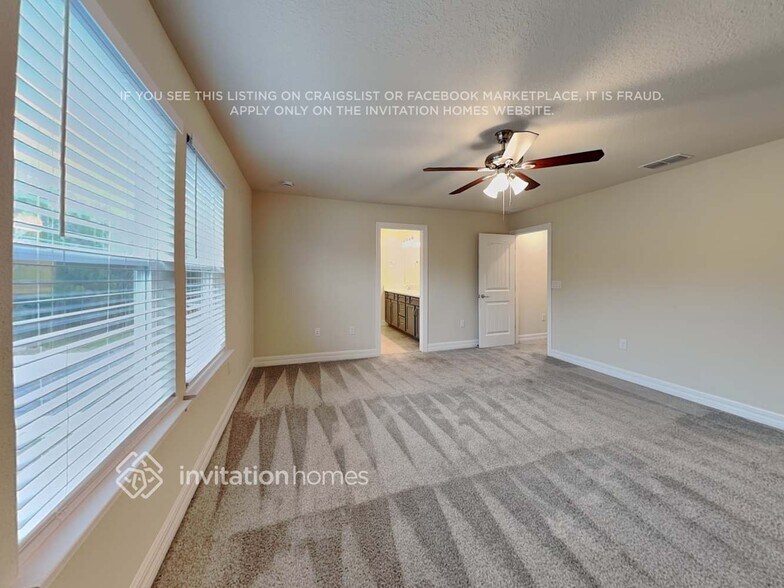 Building Photo - 5167 Royal Point Ave