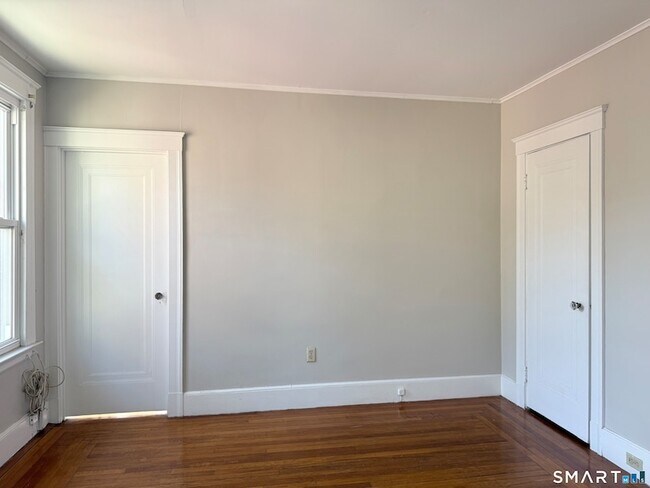 Building Photo - 804 Edgewood Ave