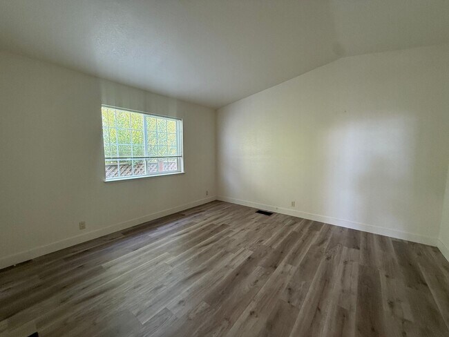 Building Photo - 4160 Jade St