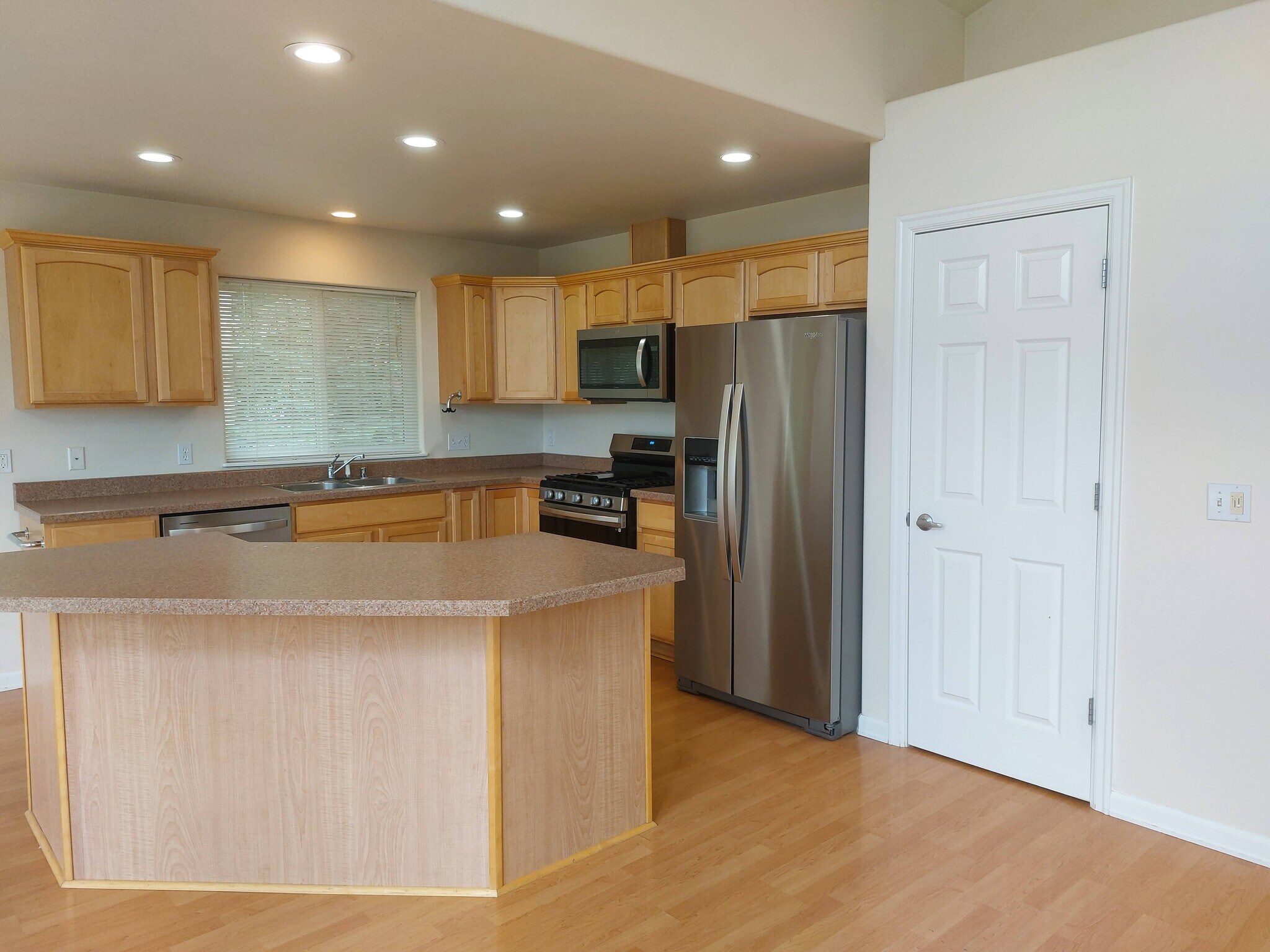 Kitchen with Pantry - 1120 W Bold Peak Cir