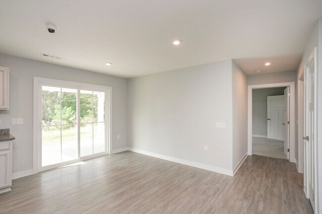 Building Photo - 711 Cottage Dr