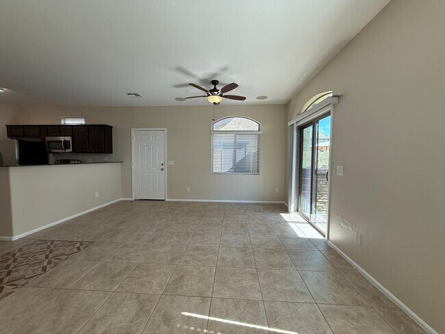 Building Photo - 2725 E Mine Creek Rd