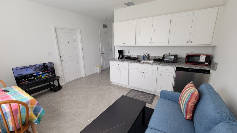 Building Photo - 733 Cleaves St SE