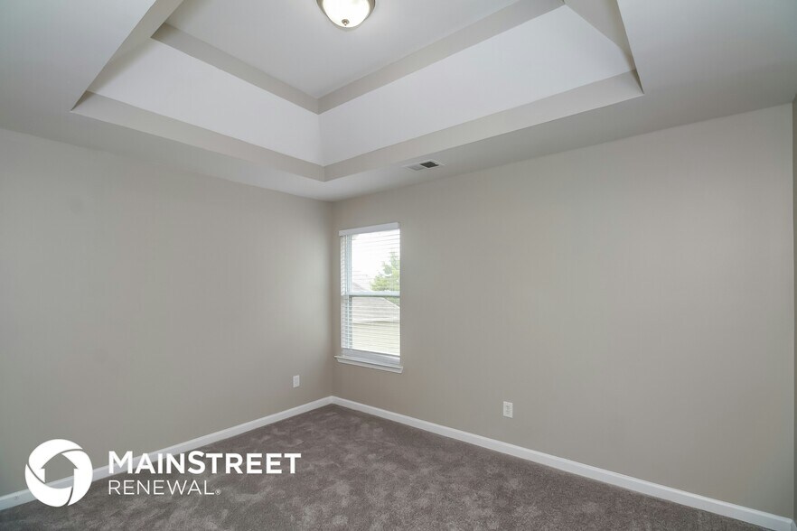 Building Photo - 10950 Southwood Dr