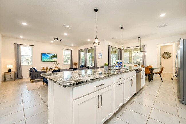 Building Photo - 1566 Mermaid Cv Wy