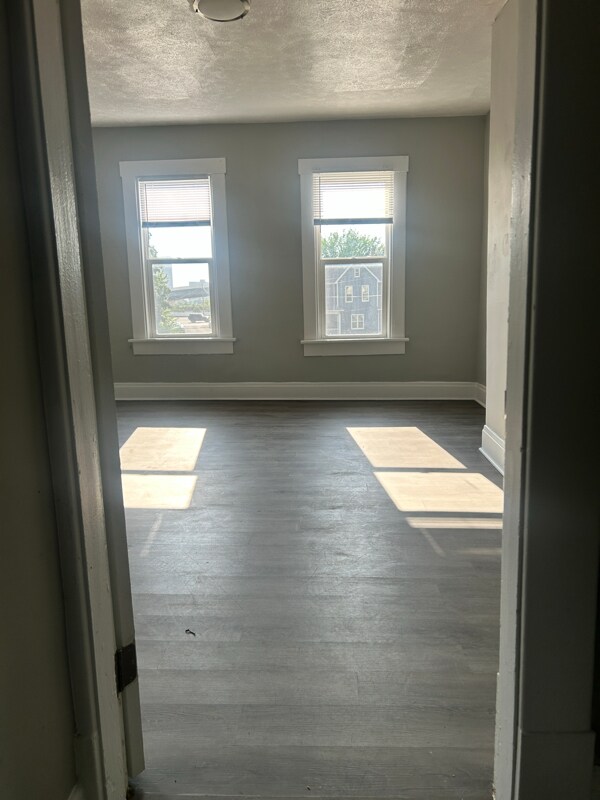 Building Photo - 358 St Clair Ave