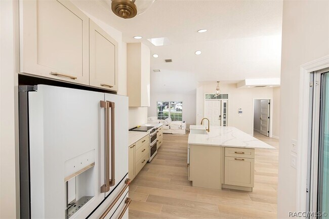 Building Photo - 1105 N Chance Way