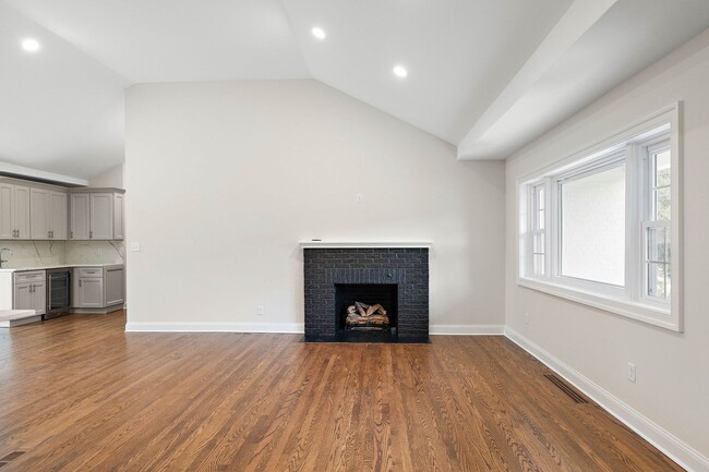 Building Photo - Renovated Ranch in North Wlmington