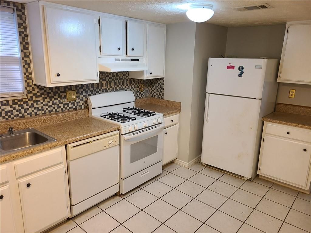 Building Photo - 3467 Highland Pine Way