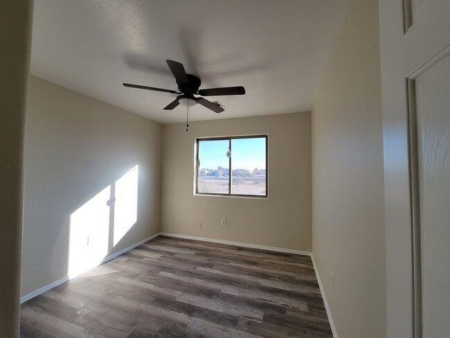 Building Photo - 15147 S Yava Rd