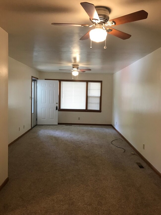 Building Photo - Collinwood Drive-5000