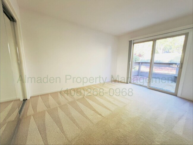 Building Photo - 6082 Montgomery Ct