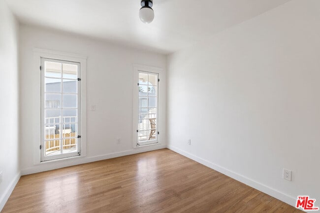 Building Photo - 1310 1/2 Lucile Ave