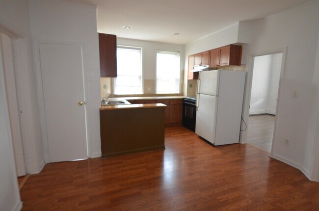 Primary Photo - 169-171-171 Avenue F